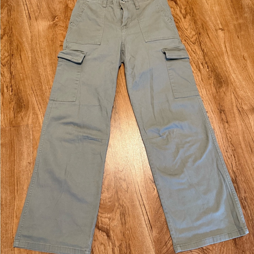 Women’s Gray Wide Leg Cargo Pants